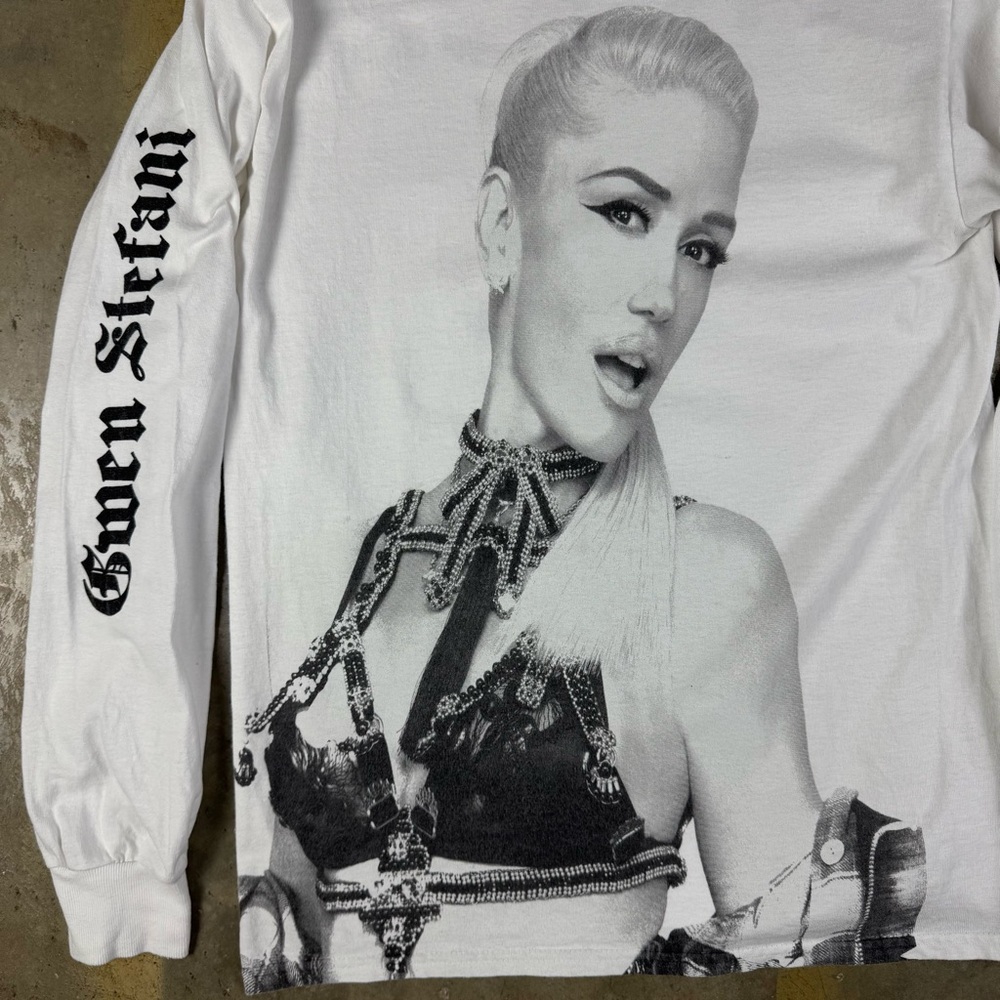Gwen Stefani T-Shirt Sz Small Been Here For Years Red Flags Fly Rap Hip Hop Tee - Picture 2 of 7